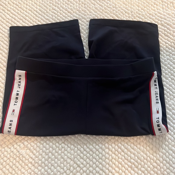 Tommy Hilfiger Bike Shorts - Picture 4 of 4